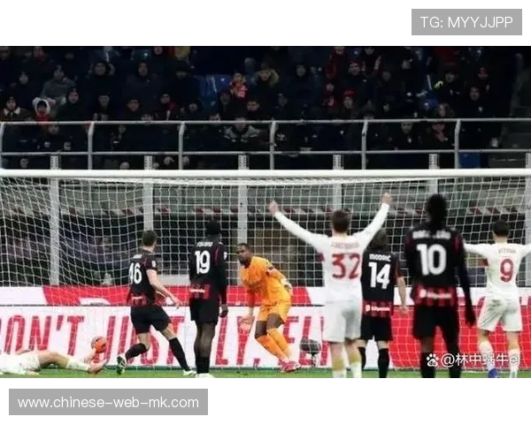 关键时刻：门将扑救点球，保持比分0-0